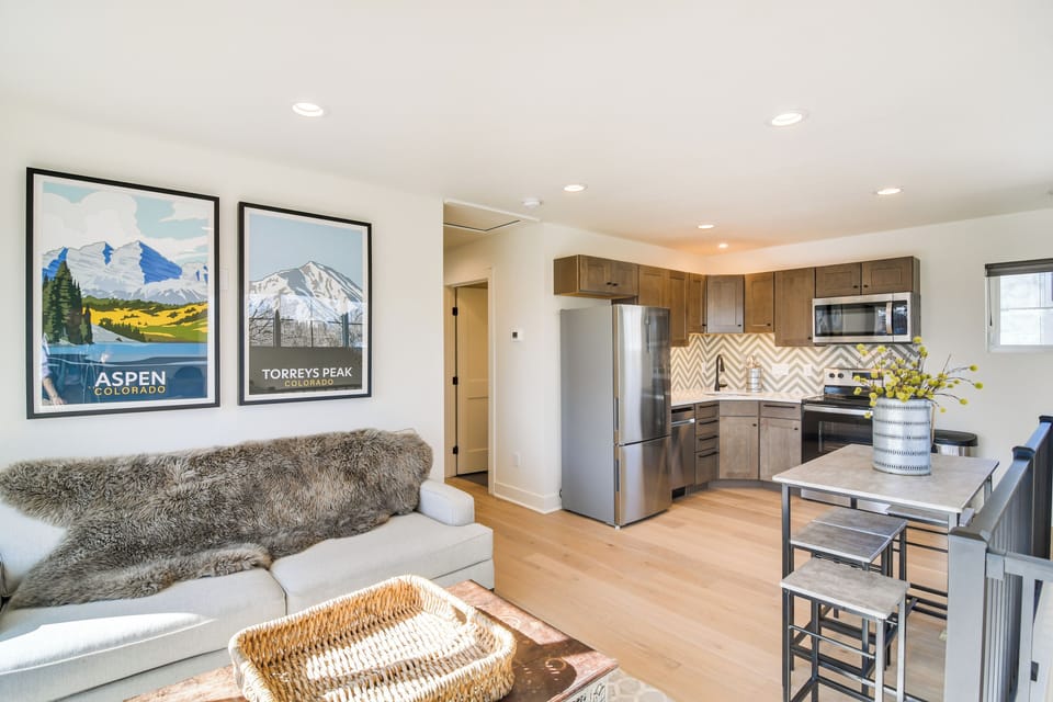 House (2 Bedrooms) | Interior
