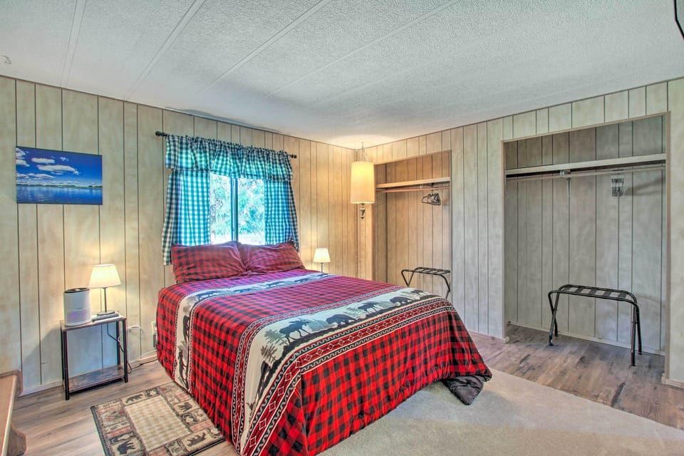 Pennies in the Pines' < 30 Mi to Crater Lake! Cottage in Oregon