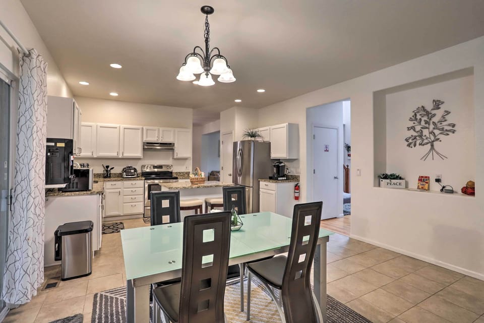 House (5 Bedrooms) | Interior