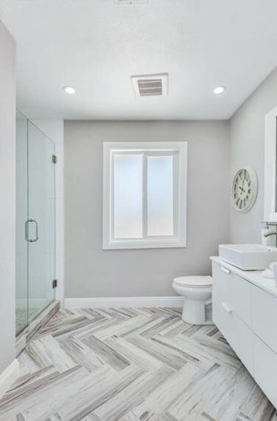 3rd bathroom for guests and 3rd bedroom