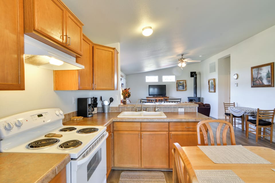 House (2 Bedrooms) | Interior