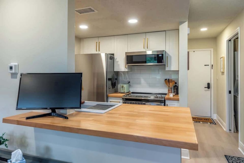 Several convenient spaces for working remotely.