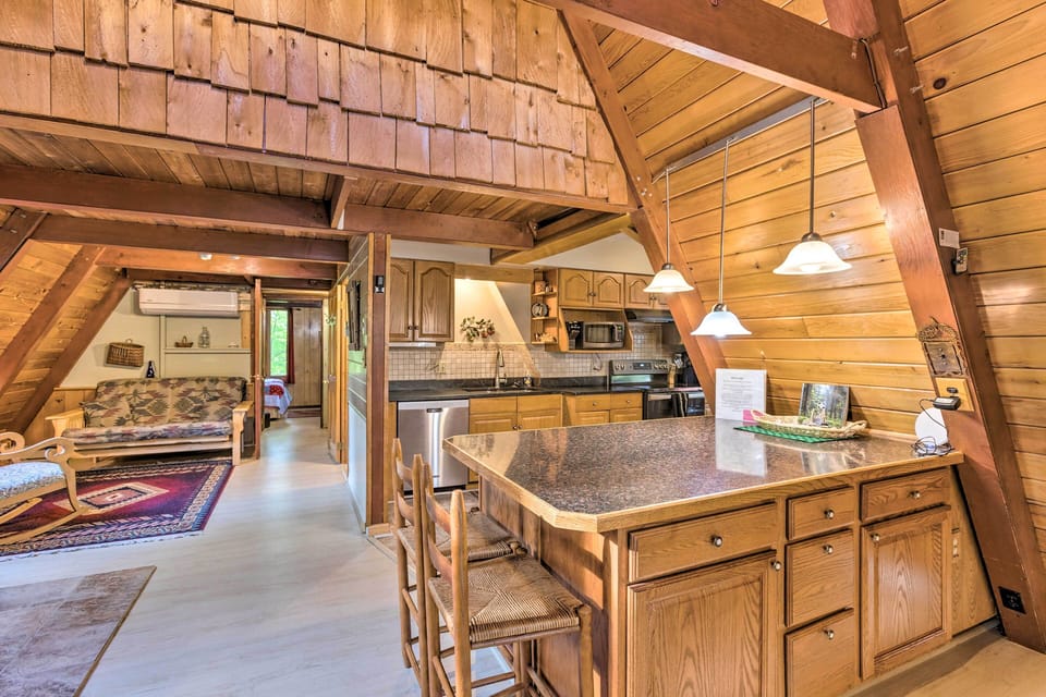 House (5 Bedrooms) | Interior