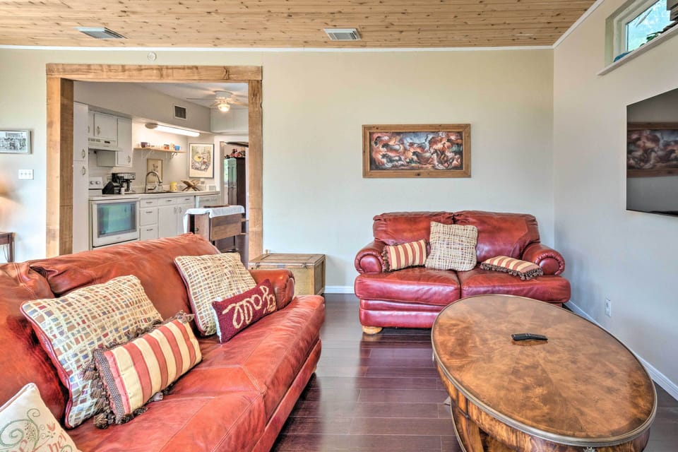 House (2 Bedrooms) | Interior