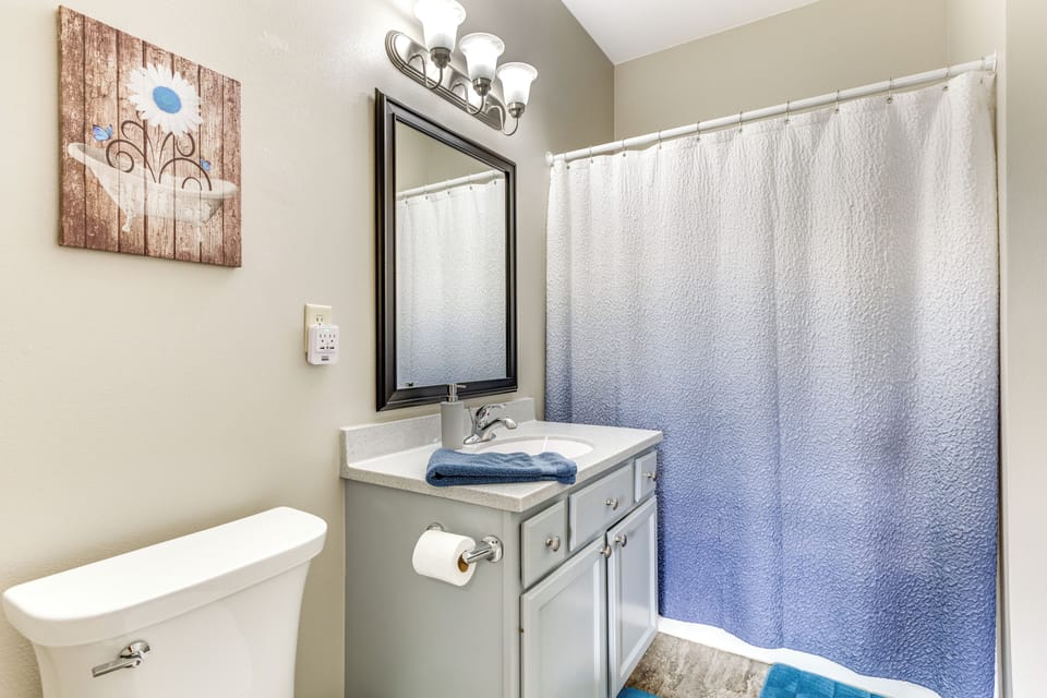 Lake Mills Retreat: 1 Mi to Beaches & Dining! Apartment in Wisconsin