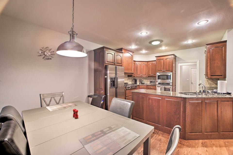 House (4 Bedrooms) | Interior