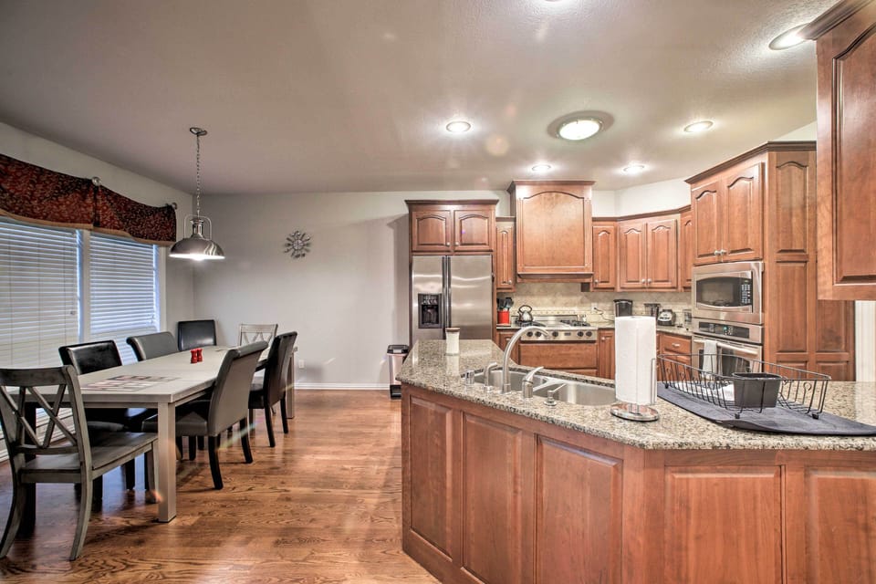 House (4 Bedrooms) | Interior