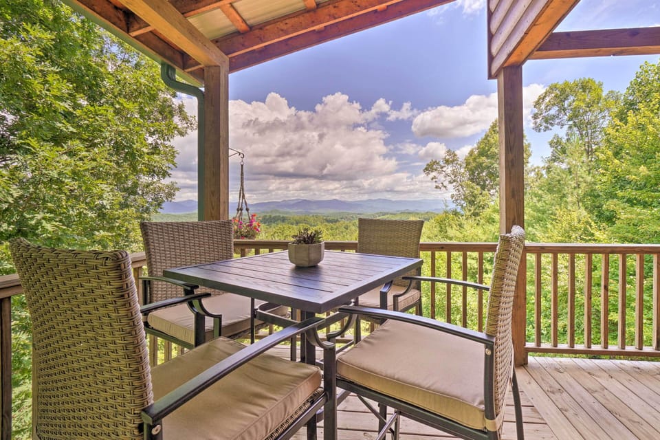House (3 Bedrooms) | Front of property