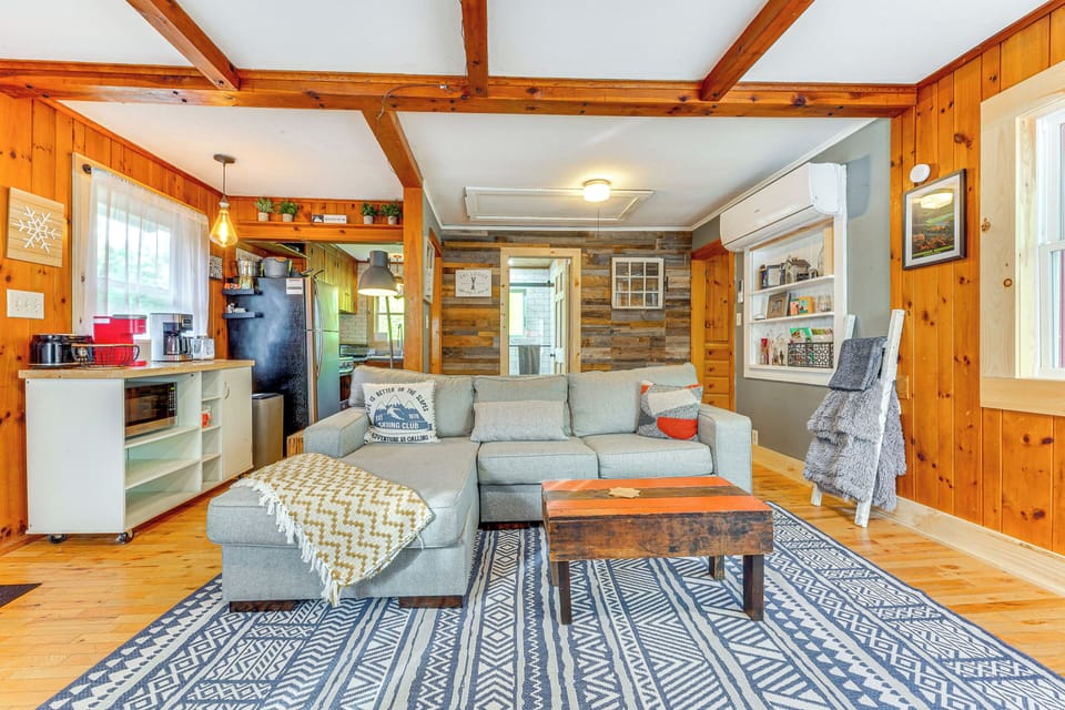 House (2 Bedrooms) | Interior