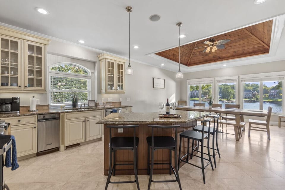 Enjoy Lake Views While you Prepare Meals!
