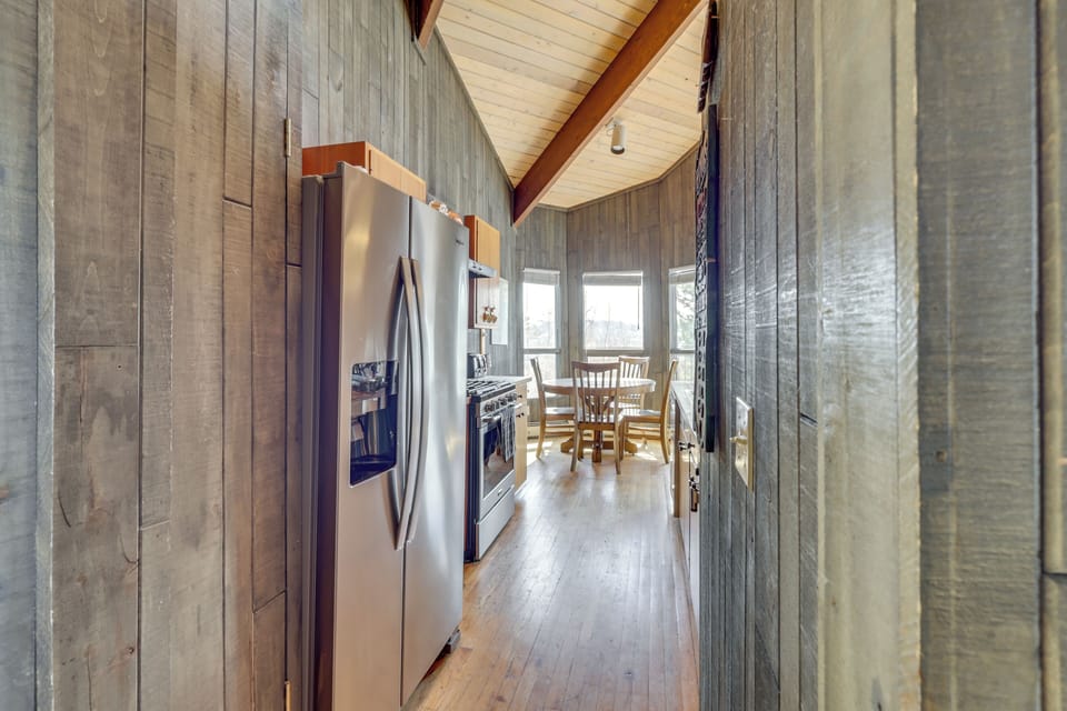 House (4 Bedrooms) | Interior