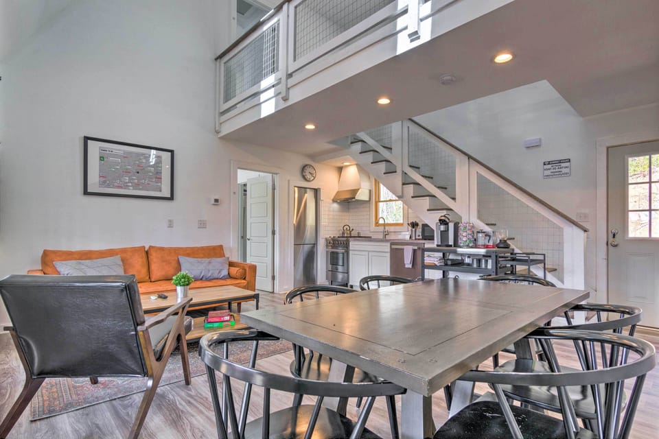House (6 Bedrooms) | Interior