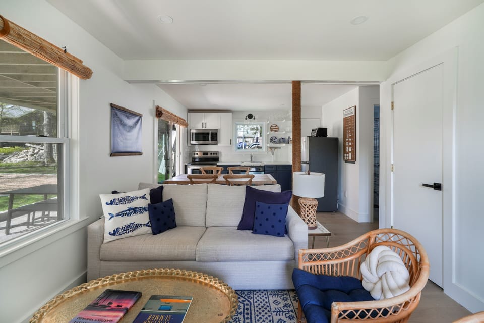 3rd Living/Dining Space (1st floor)