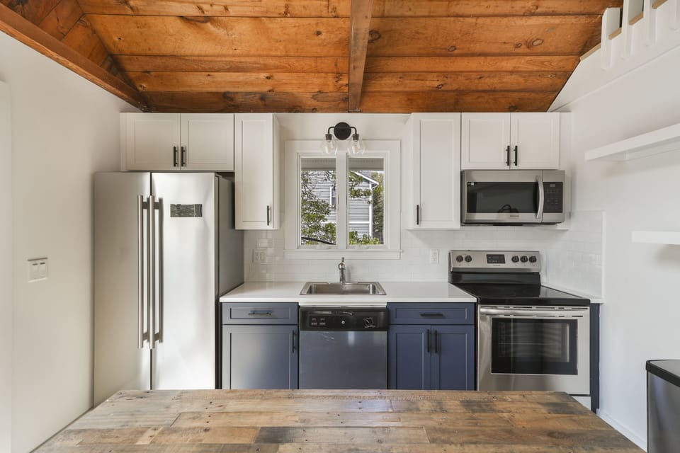 Kitchen (2nd floor)