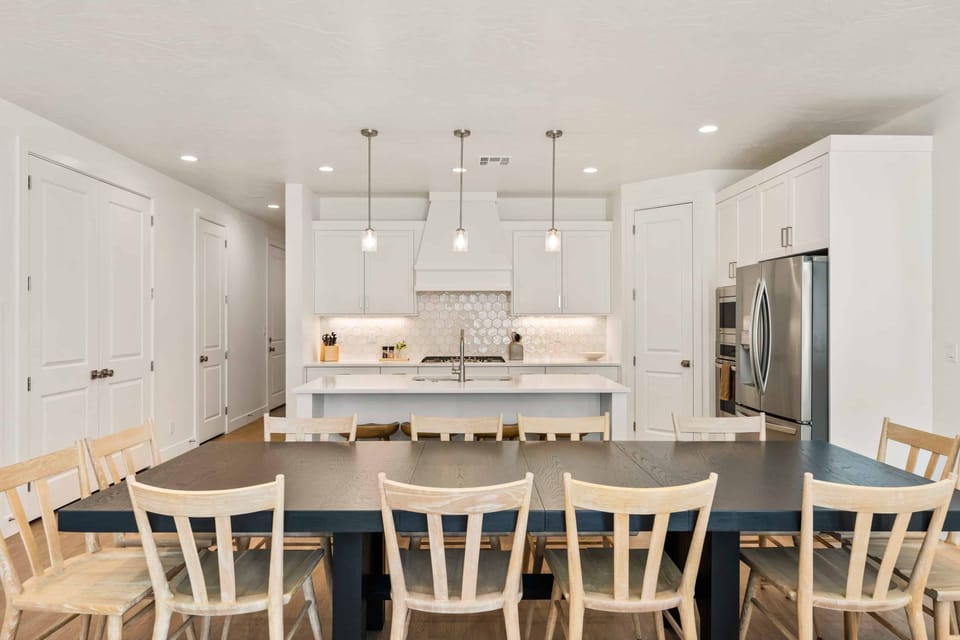 Townhome, 4 Bedrooms | Dining