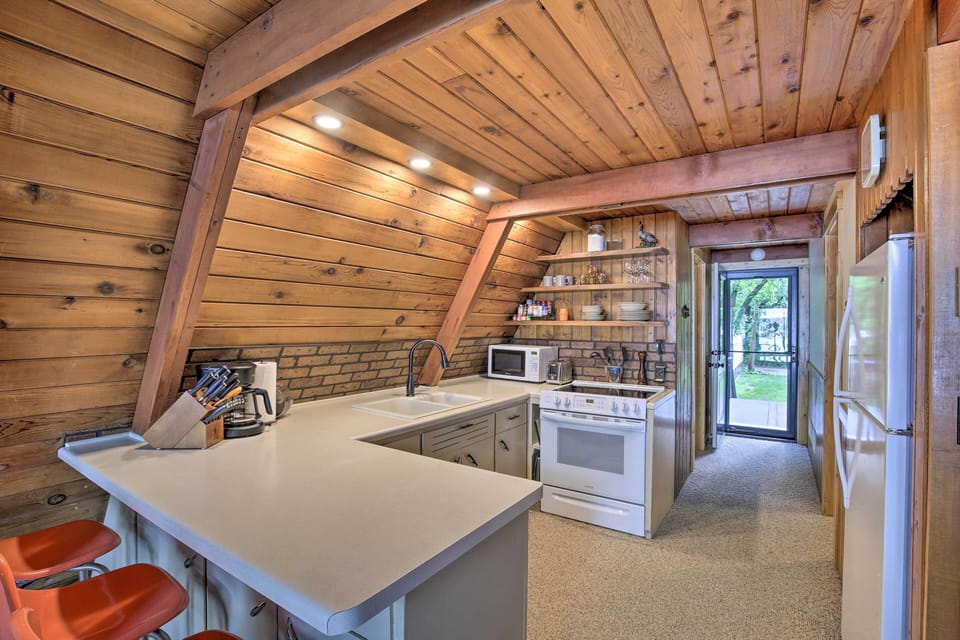 Cottage (2 Bedrooms) | Interior