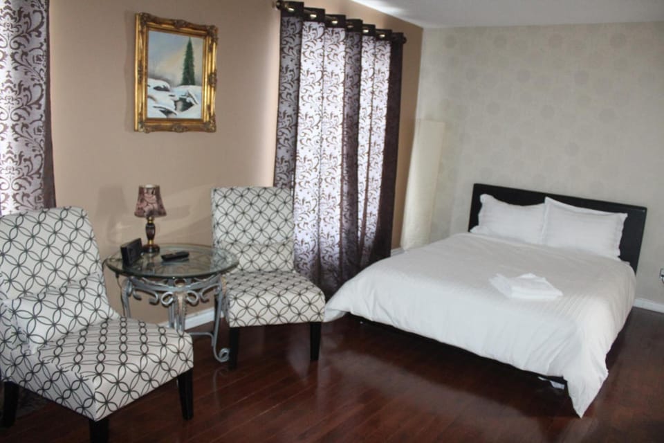 Blackout drapes, iron/ironing board, free WiFi, bed sheets