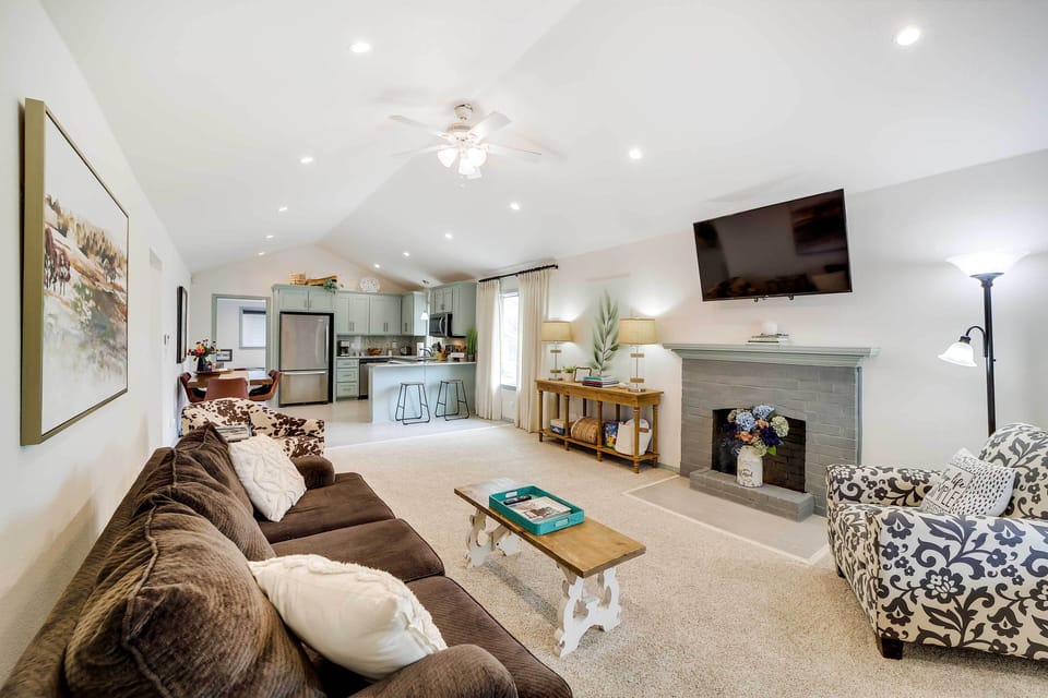 House (3 Bedrooms) | Front of property