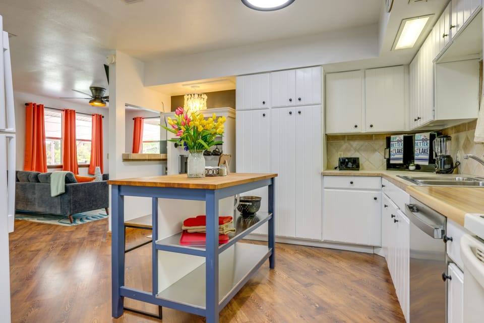 House (2 Bedrooms) | Interior