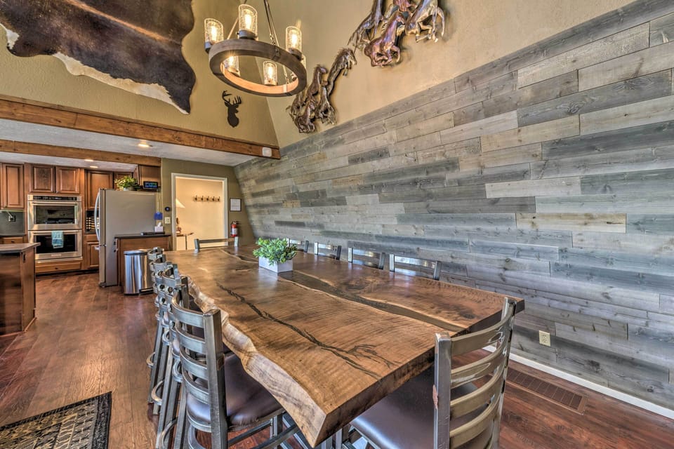 House (5 Bedrooms) | Interior
