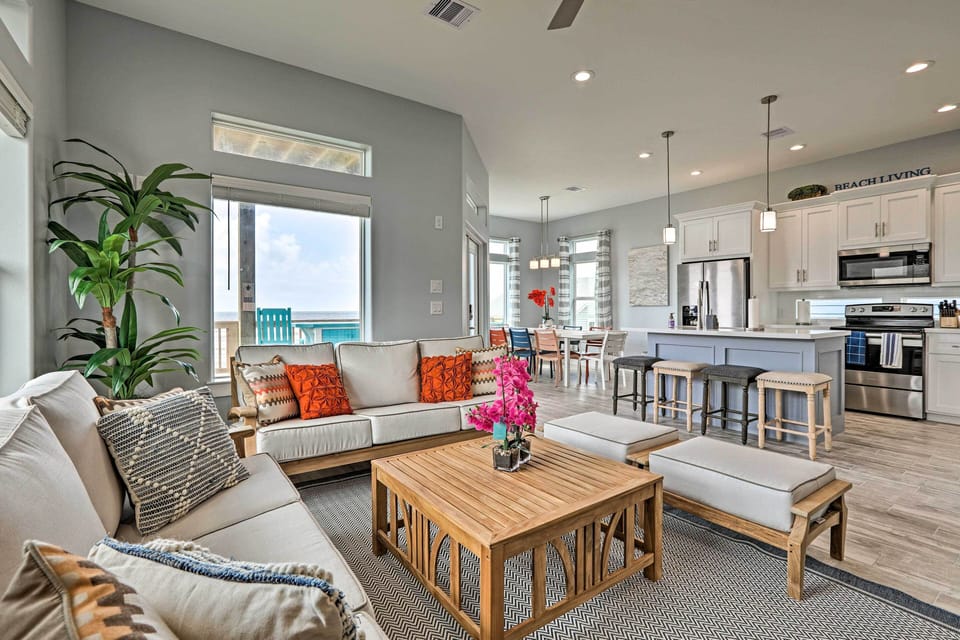 House (5 Bedrooms) | Front of property