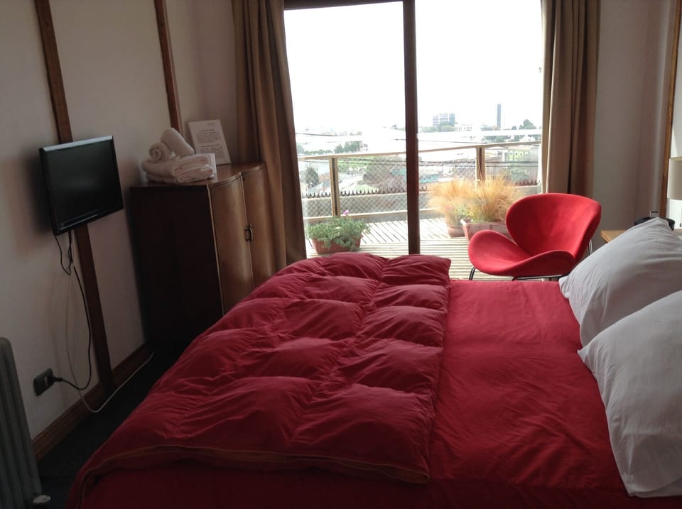 Double Room, 1 Double Bed, Private Bathroom, Ocean View | Iron/ironing board, free WiFi, bed sheets