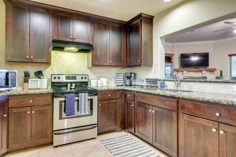 Kitchen | Keurig Coffee Maker | Crockpot | Blender | Cooking Basics | Spices