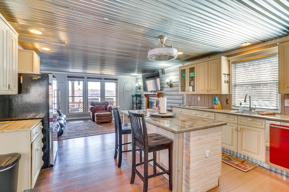 House (2 Bedrooms) | Interior