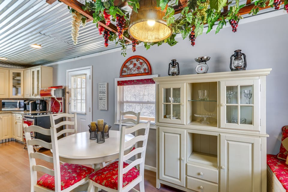 House (2 Bedrooms) | Interior