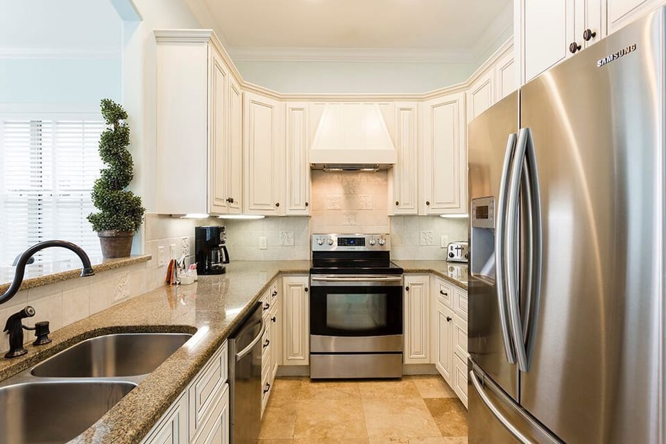 House, 4 Bedrooms, Private Pool | Private kitchen | Coffee/tea maker, full-size fridge, microwave, dishwasher