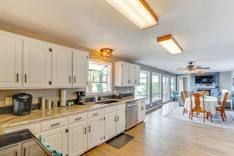 House (4 Bedrooms) | Interior