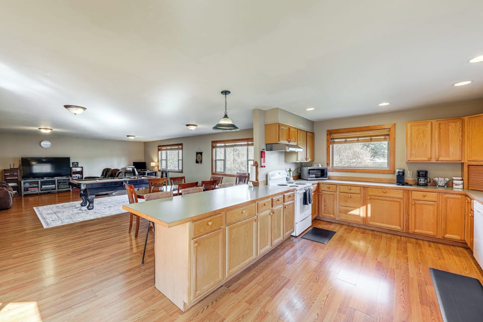 House (4 Bedrooms) | Interior