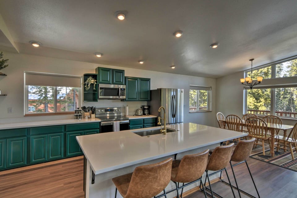 House (4 Bedrooms) | Interior