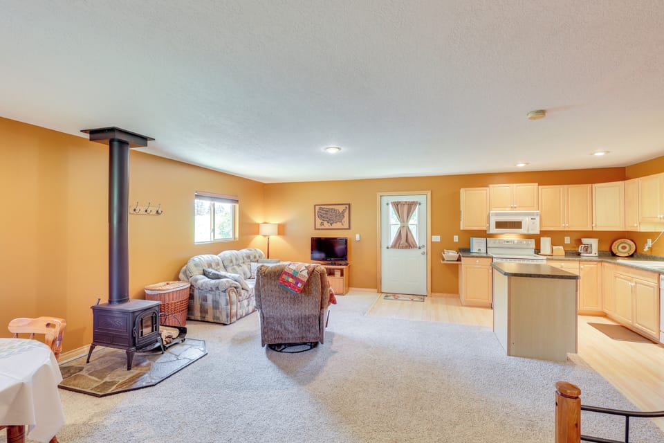 House (2 Bedrooms) | Interior