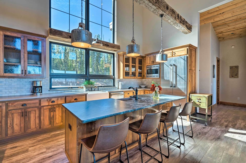 House (4 Bedrooms) | Interior