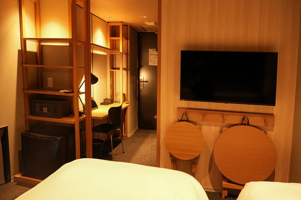 City Twin Room | Down comforters, desk, soundproofing, free WiFi