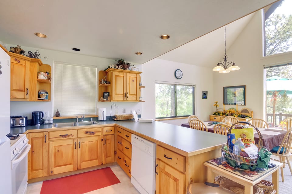 House (3 Bedrooms) | Interior