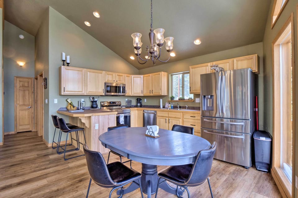 House (3 Bedrooms) | Interior
