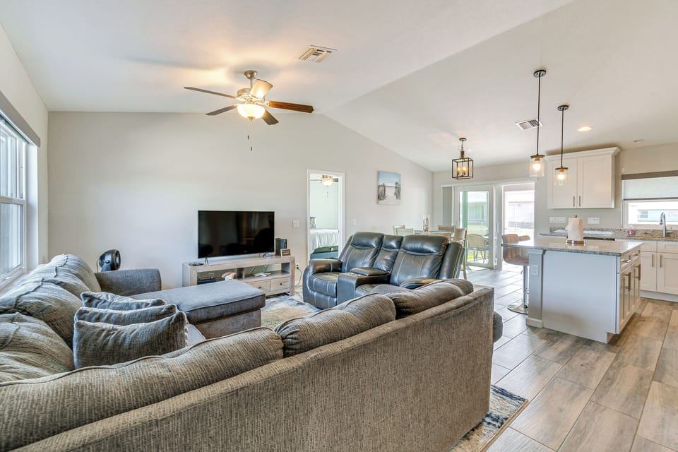 House (2 Bedrooms) | Interior