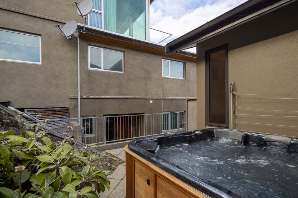 Hot tub