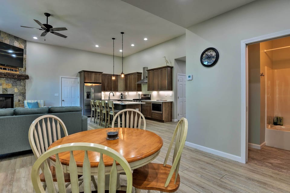 House (3 Bedrooms) | Interior