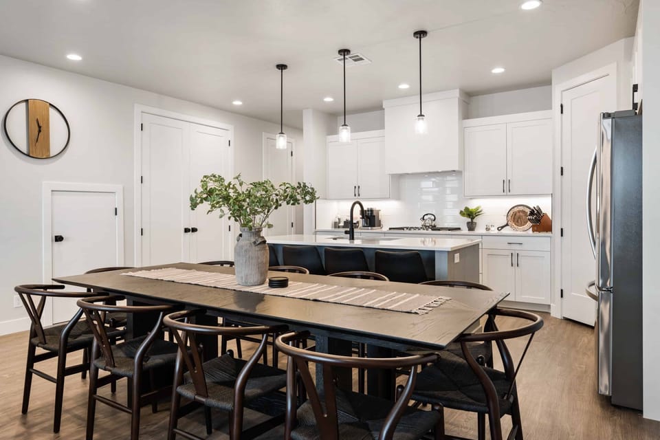 Townhome, 4 Bedrooms | Private kitchen | Fridge, oven, coffee/tea maker, toaster