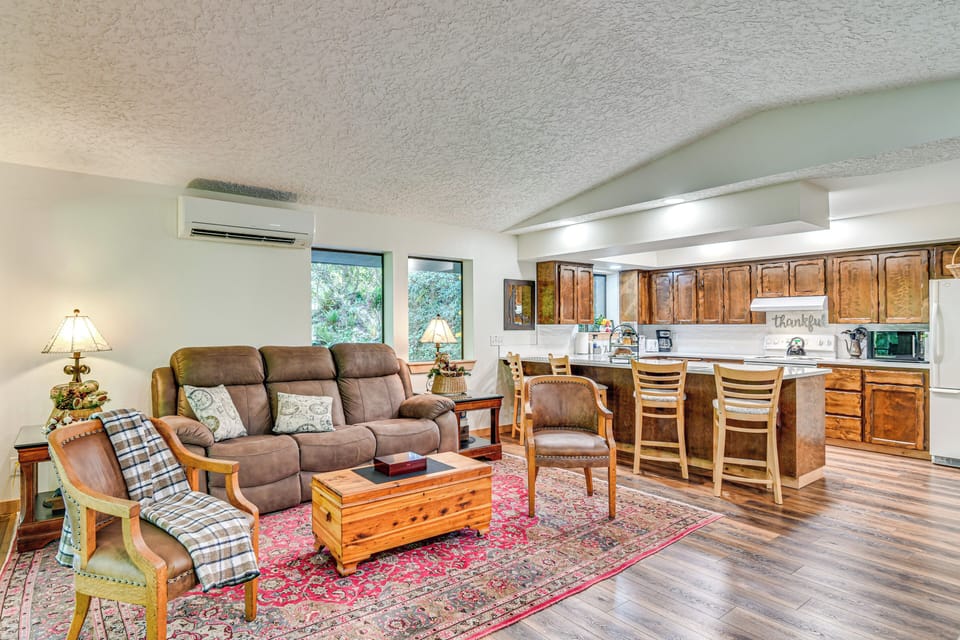 House (2 Bedrooms) | Interior