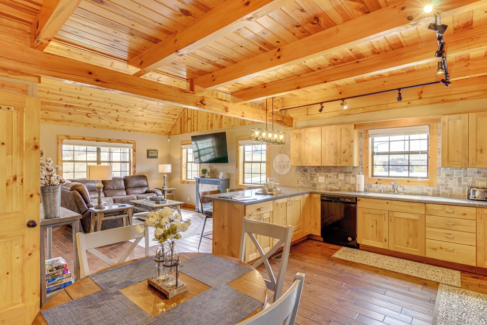 House (3 Bedrooms) | Interior