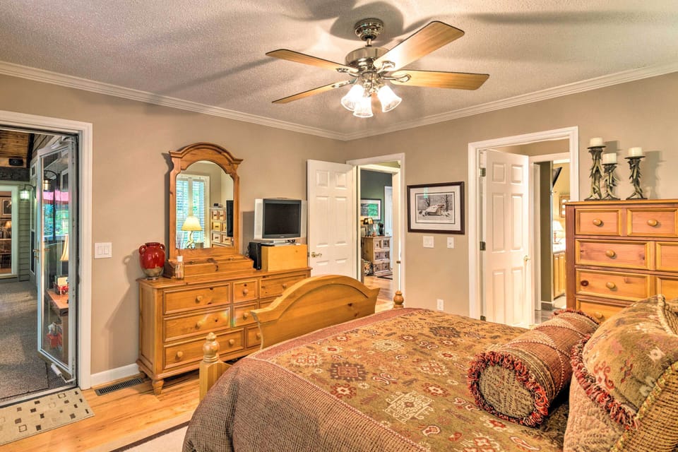 House (3 Bedrooms) | Interior