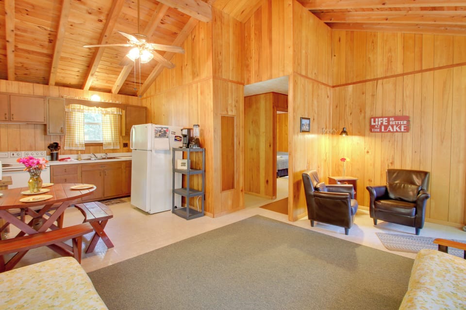 House (2 Bedrooms) | Interior