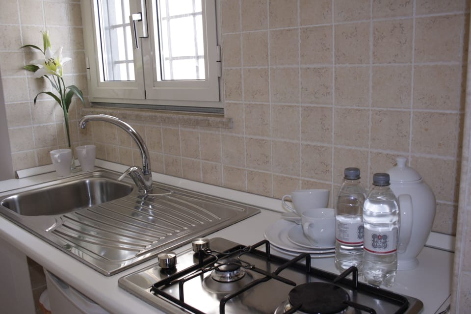 Junior Studio, Terrace | Private kitchenette | Shared fridge, microwave, coffee/tea maker, electric kettle