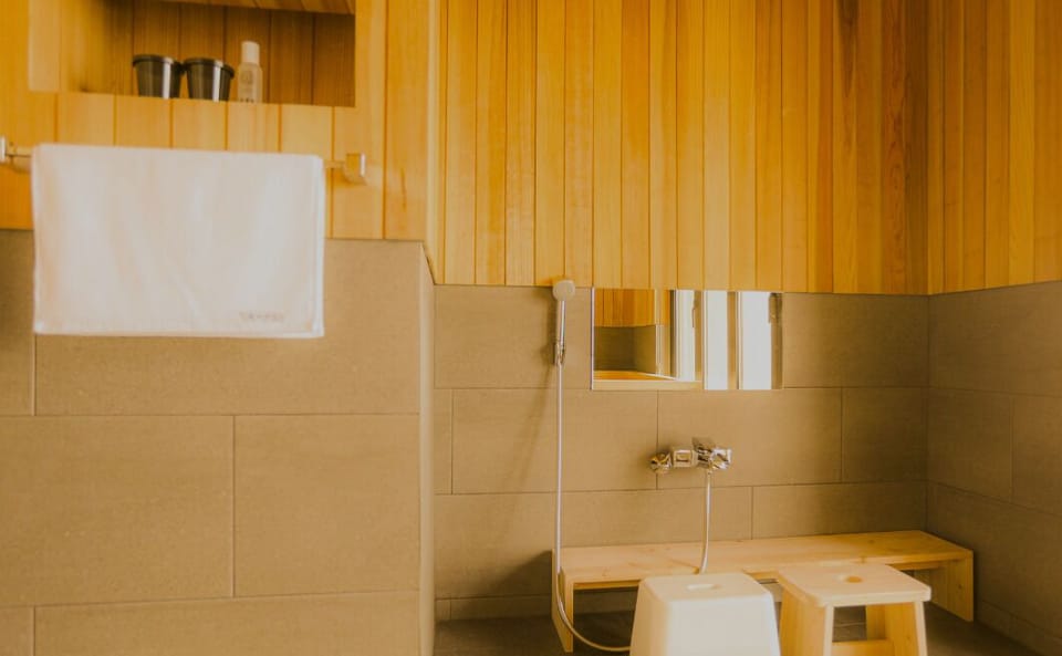 Room | Bathroom | Slippers, towels