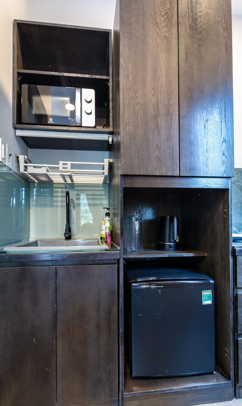 Comfort Studio | Private kitchen | Mini-fridge, microwave, stovetop, coffee/tea maker