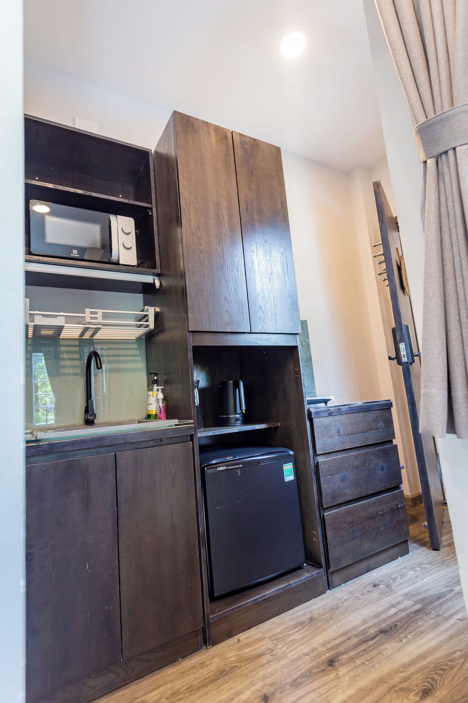Comfort Studio | Private kitchen | Mini-fridge, microwave, stovetop, coffee/tea maker